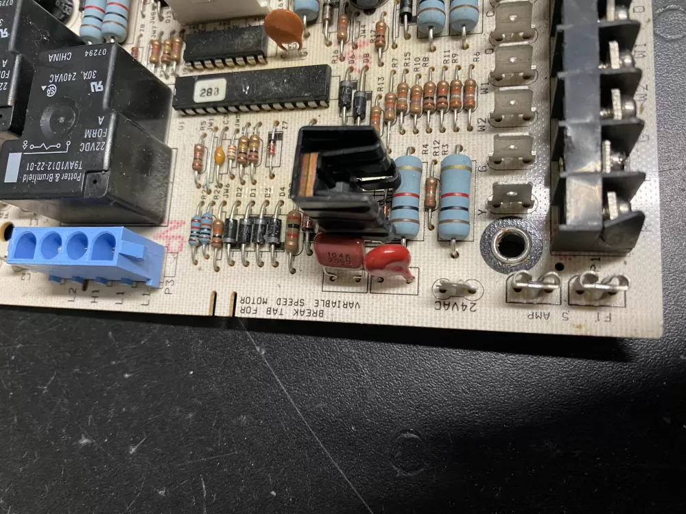 York Coleman 1139-700 1139-83-7002 Furnace Control Board AZ16942 | BK998