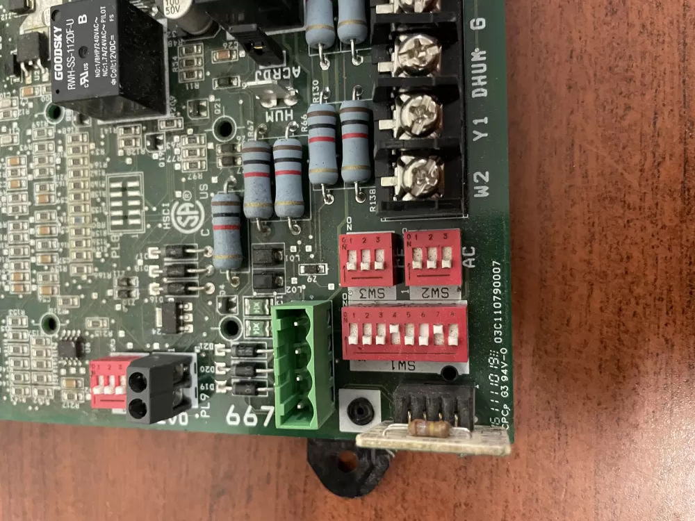 Carrier Bryant CEBD430667 07A Furnace Control Board AZ43982 | KM936