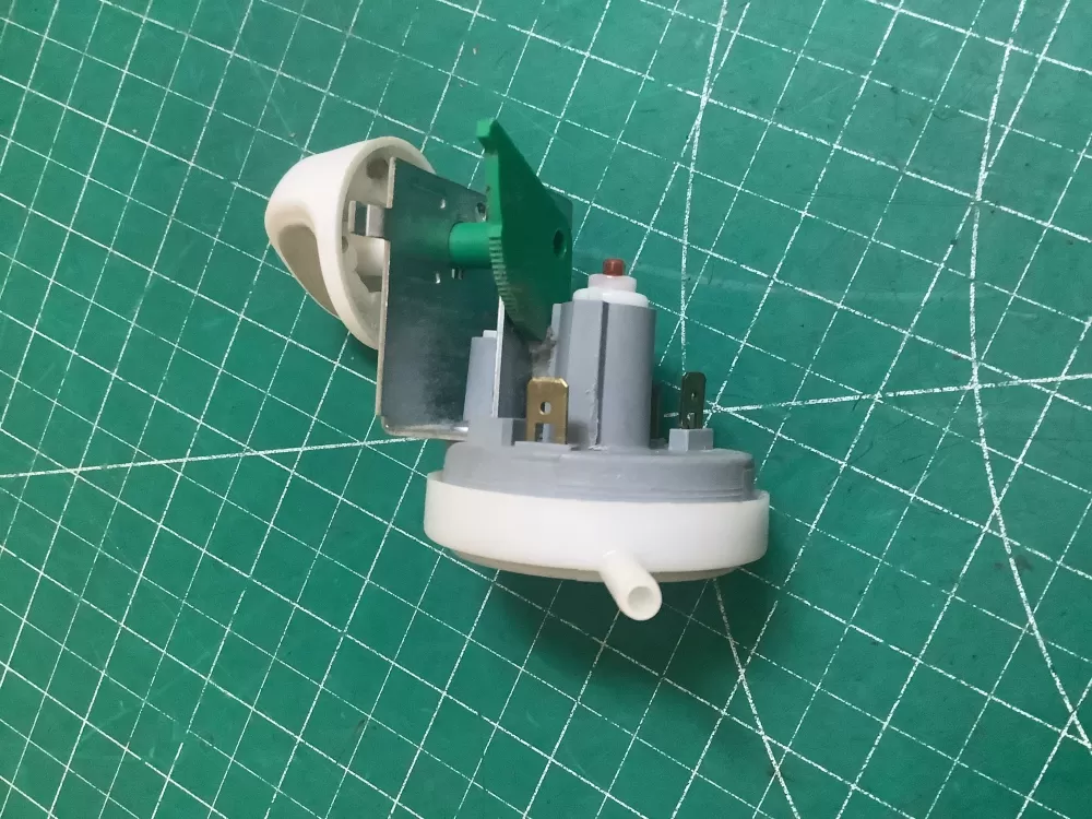 Kenmore 134487800 Washer Pressure Switch AZ220687 | SLA145