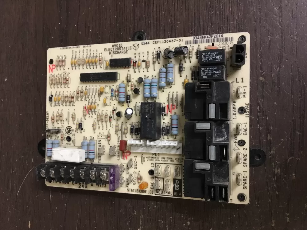Carrier  Bryant CEPL130437-01 Furnace Control Board