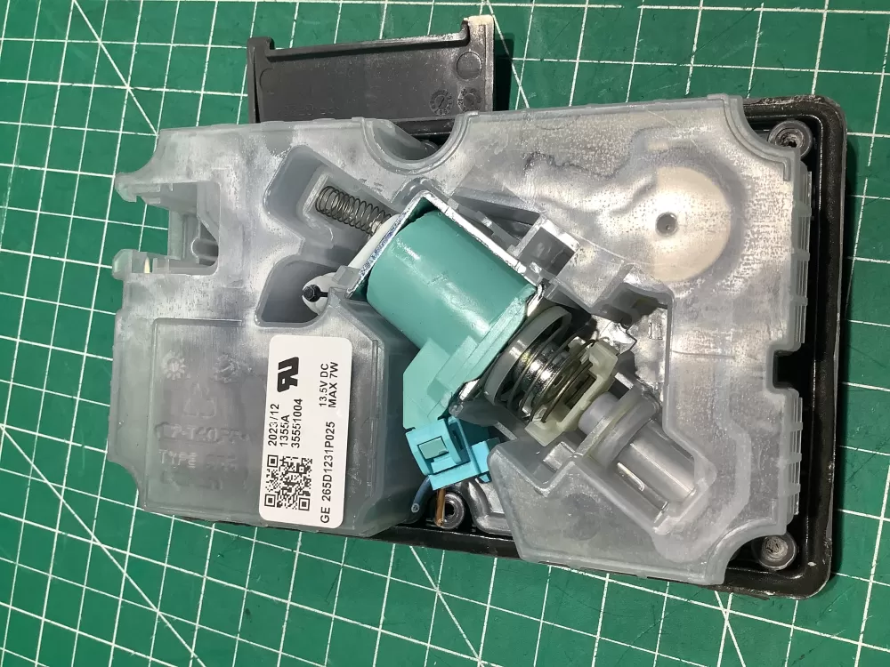GE 265D1231P025 Dishwasher Detergent Dispenser AZ144920 | SL272