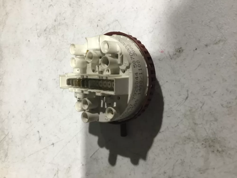 Bosch 7920044 5070000252 Washer Pressure Switch AZ83440 | Sl138