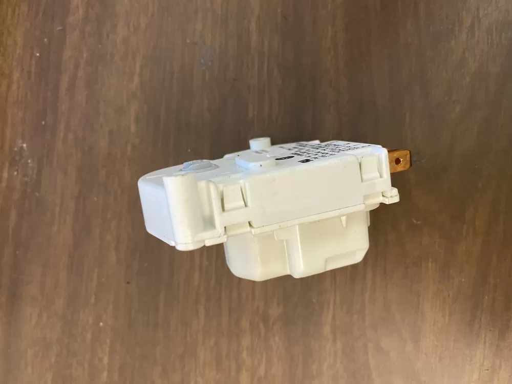 Frigidaire Kenmore AP2111929 12762 Refrigerator Defrost Timer AZ30857 | BK251
