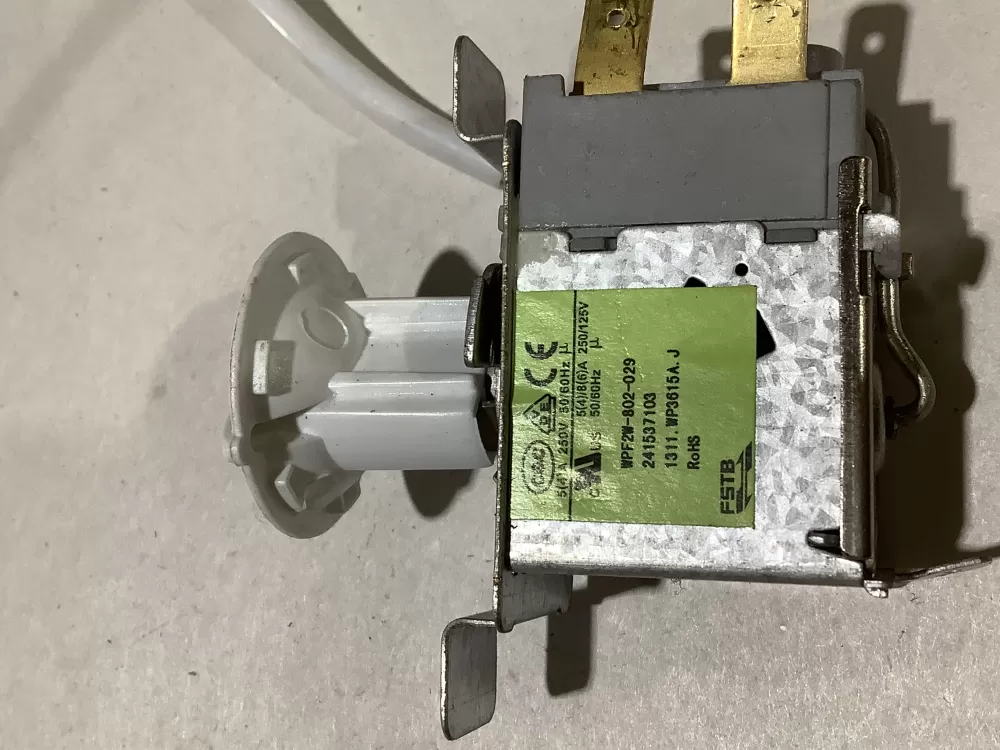Frigidaire A07447101 Refrigerator Temp Control Thermostat AZ102989 | Sl92