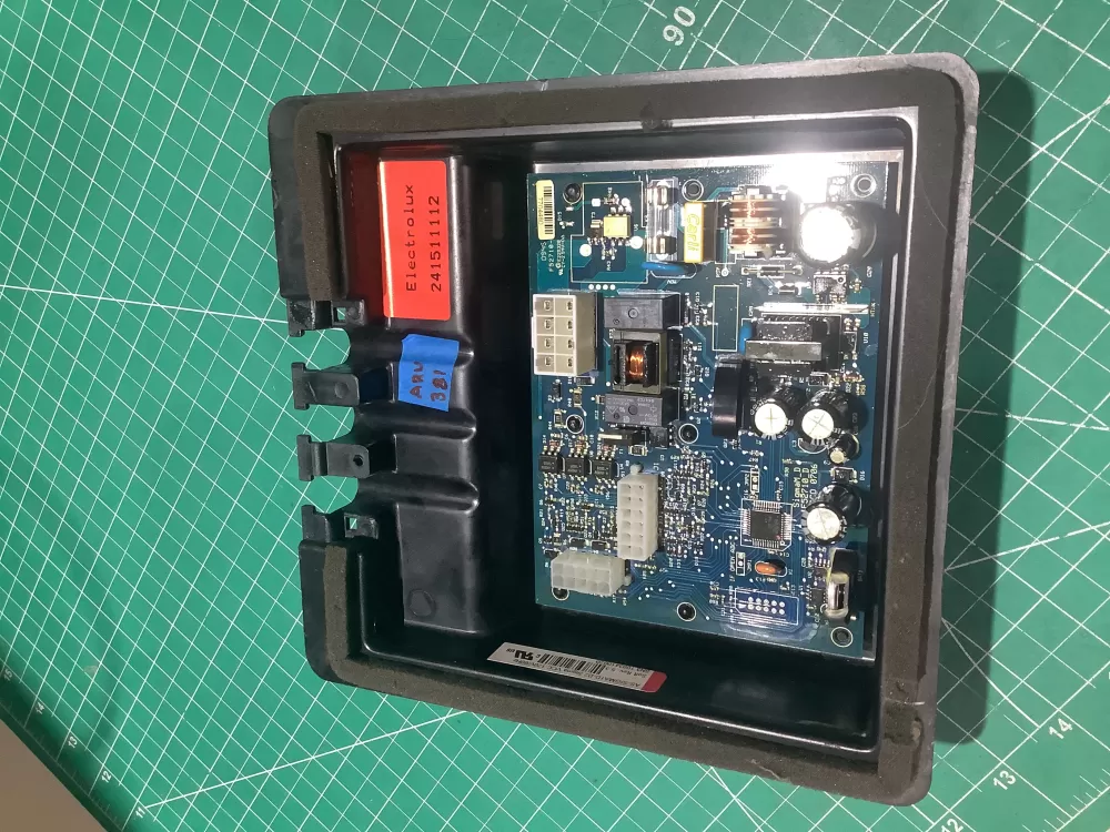 Frigidaire 241511112 Refrigerator Main Control Board AZ184145 | ARV381