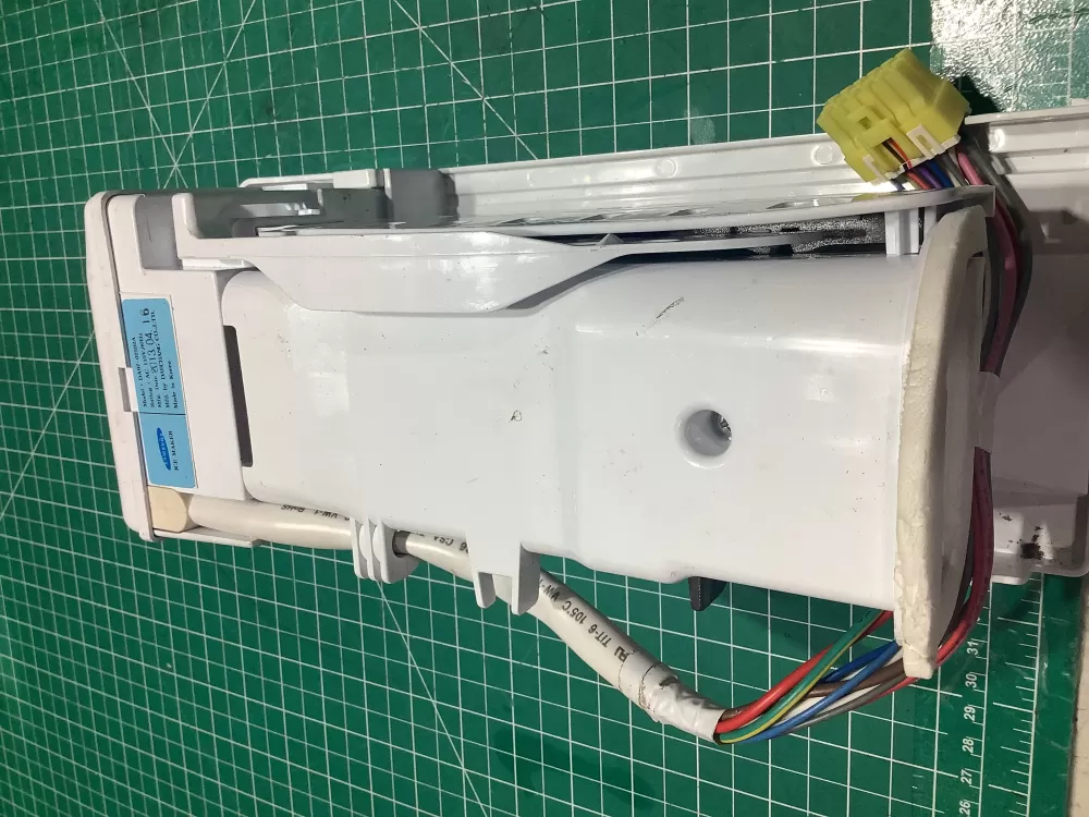 Samsung DA97-07592ACM Refrigerator Ice Maker AZ150503 | AR197