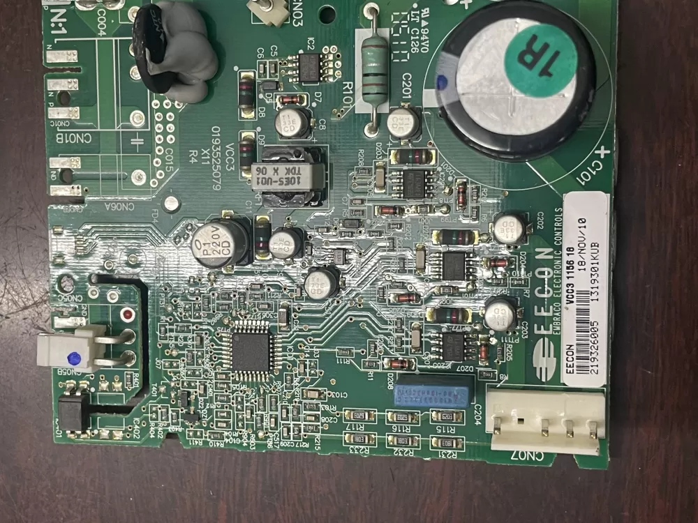 Frigidaire Refrigerator Control Board Vcc3 1156 18 AZ33724 | KM70