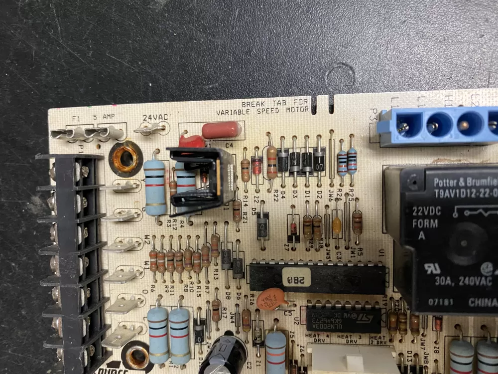 York Coleman 1139-700 1139-83-7002 Furnace Control Board AZ16930 | BK998