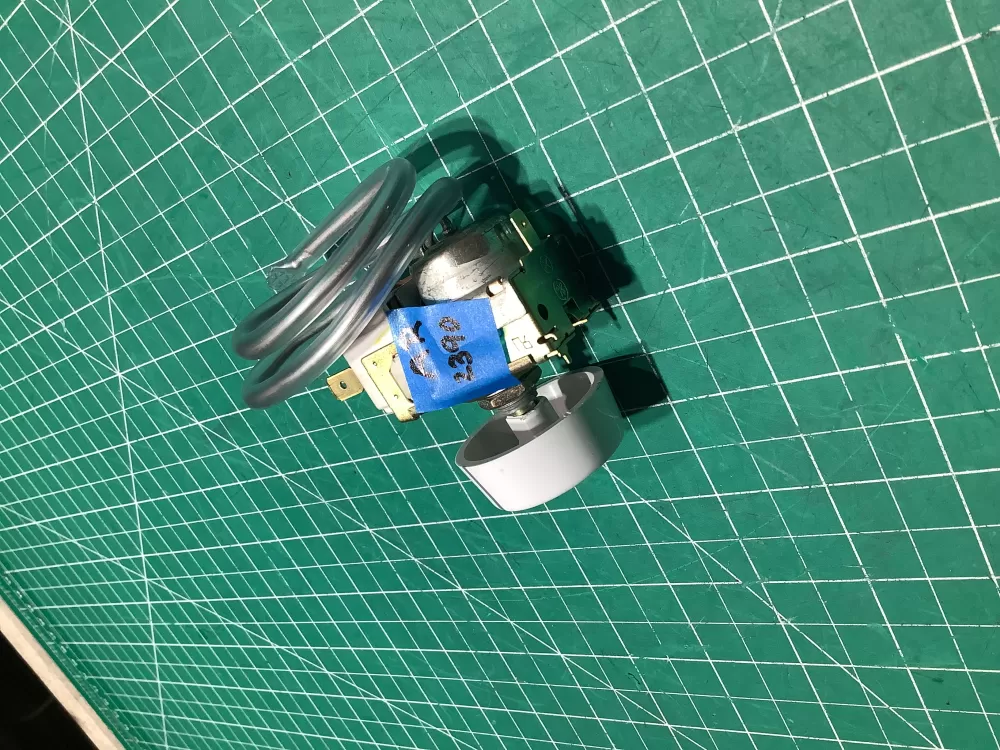 WR9M419 / 187D1572P003 GE REFRIGERATOR COLD CONTROL AZ144858 | AR2390