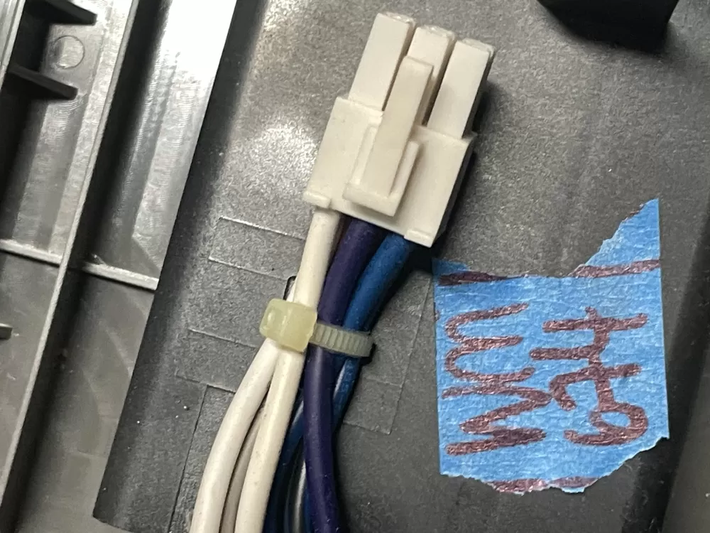 Whirlpool W10424360 Refrigerator Ice & Water Control Assembly AZ14457 | 674