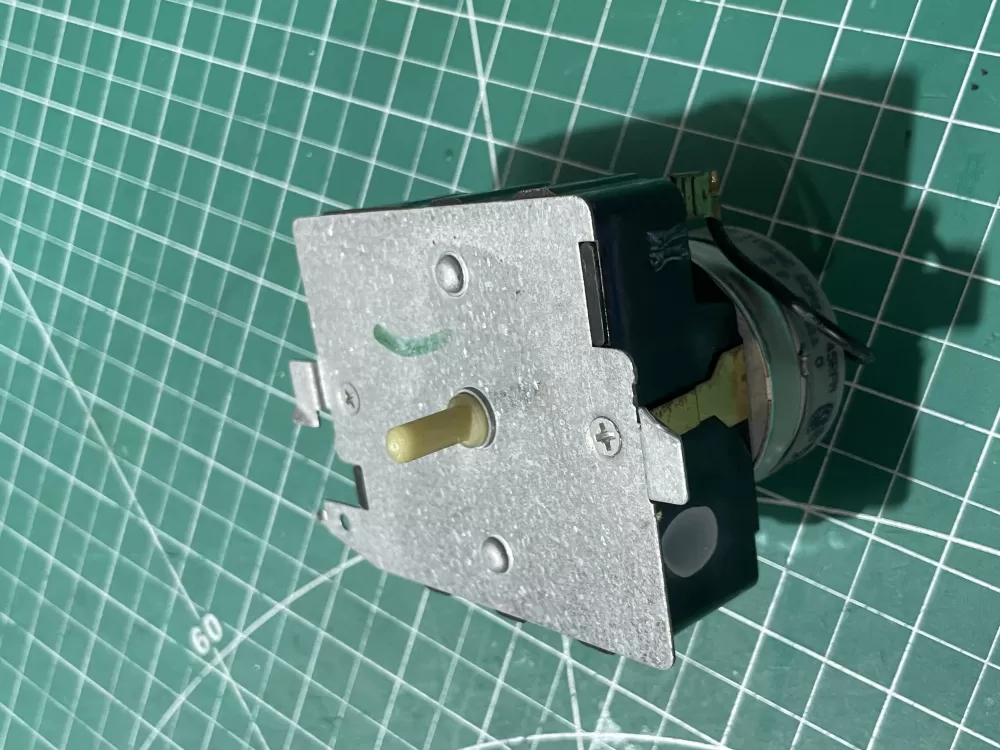 GE 212D1233P012 WE4M364 Dryer Timer AZ193435 | Wm605