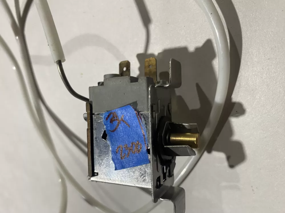 Frigidaire A07447101 Refrigerator Temp Control Thermostat AZ128060 | BK2300