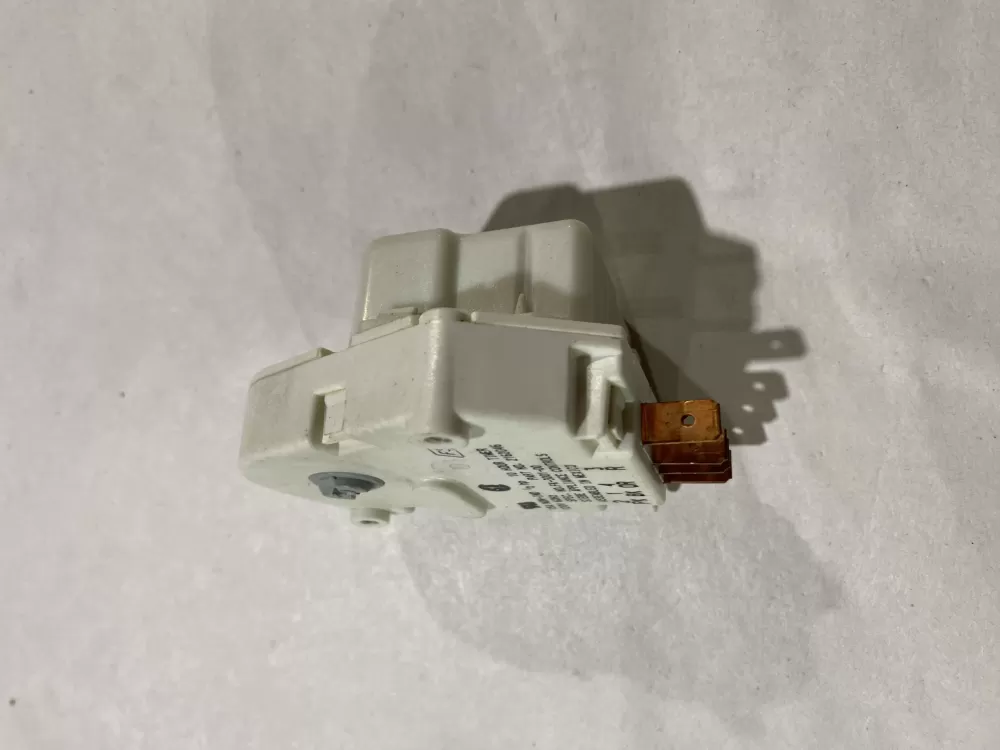 Whirlpool Kenmore W10822278 Refrigerator Defrost Timer AZ150100 | BK2496