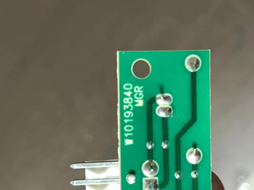 Whirlpool W10757851 4389102 Refrigerator Ice Control Board AZ37238 | Wm459