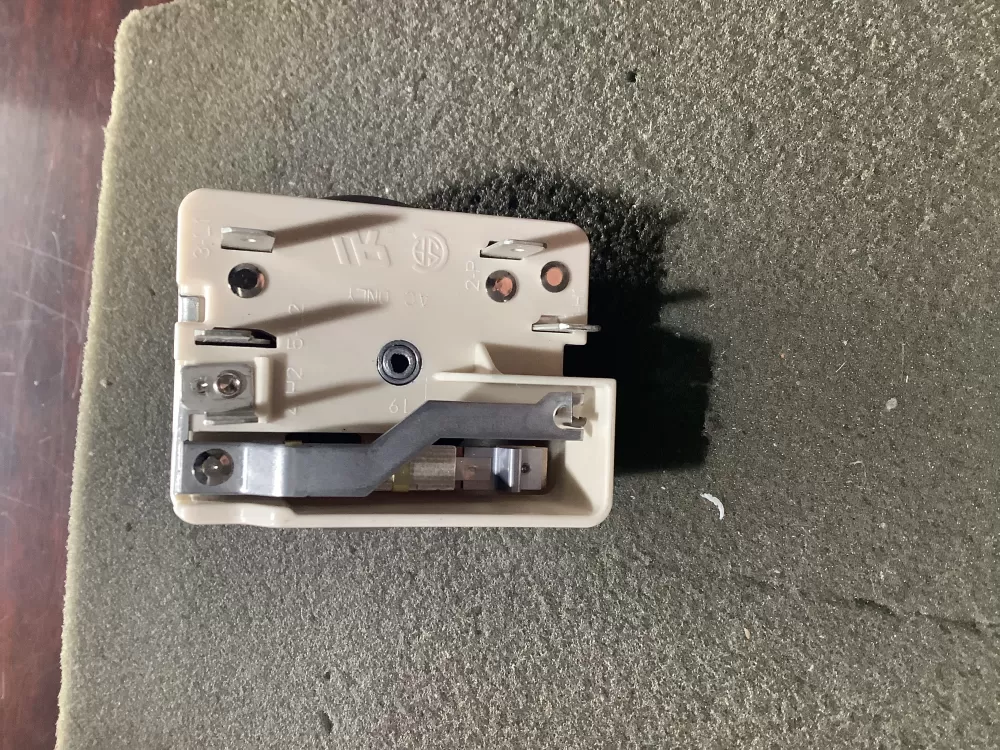 Samsung DG44 01009B Range Control Board Switch AZ111818 | NR517