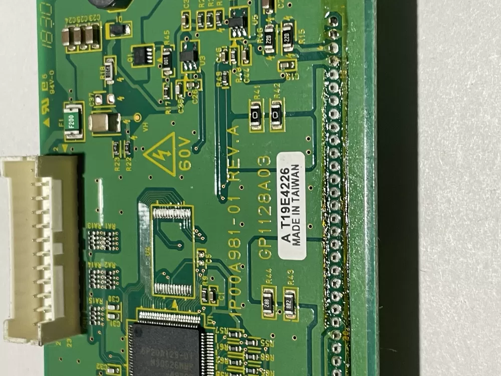GE Microwave VF Display Control  Part# 1P00A981-01 GP1128A03  AZ127382 | Wm2302