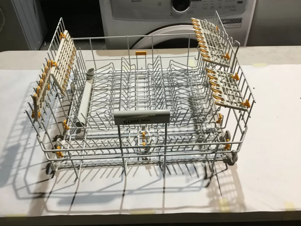 Miele G6885SCVI rack from a