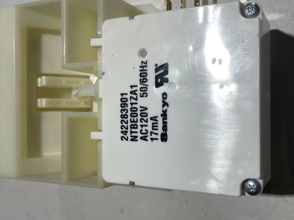 Frigidaire 242303001 Refrigerator Damper Motor Assembly AZ137943 | Wm2195