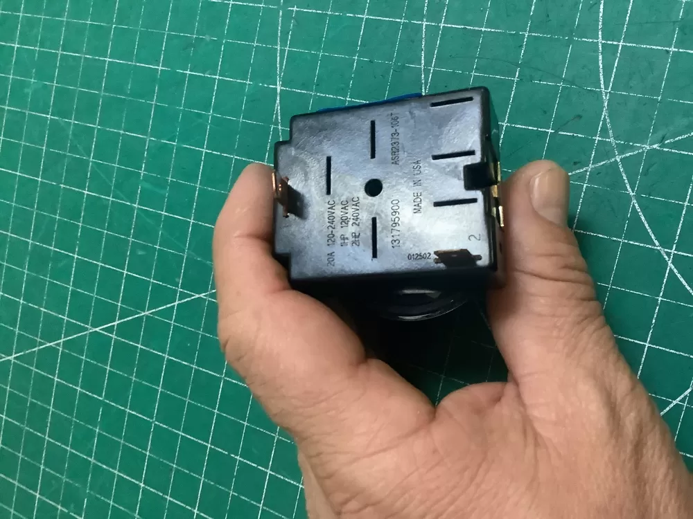 GE 131795900 Dryer Switch Start AZ220605 | SLA62