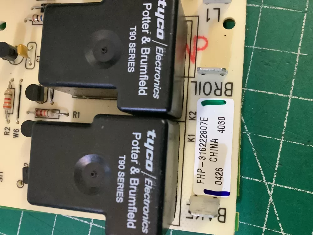 Frigidaire 316222807E Range Control Board AZ196430 | NR307