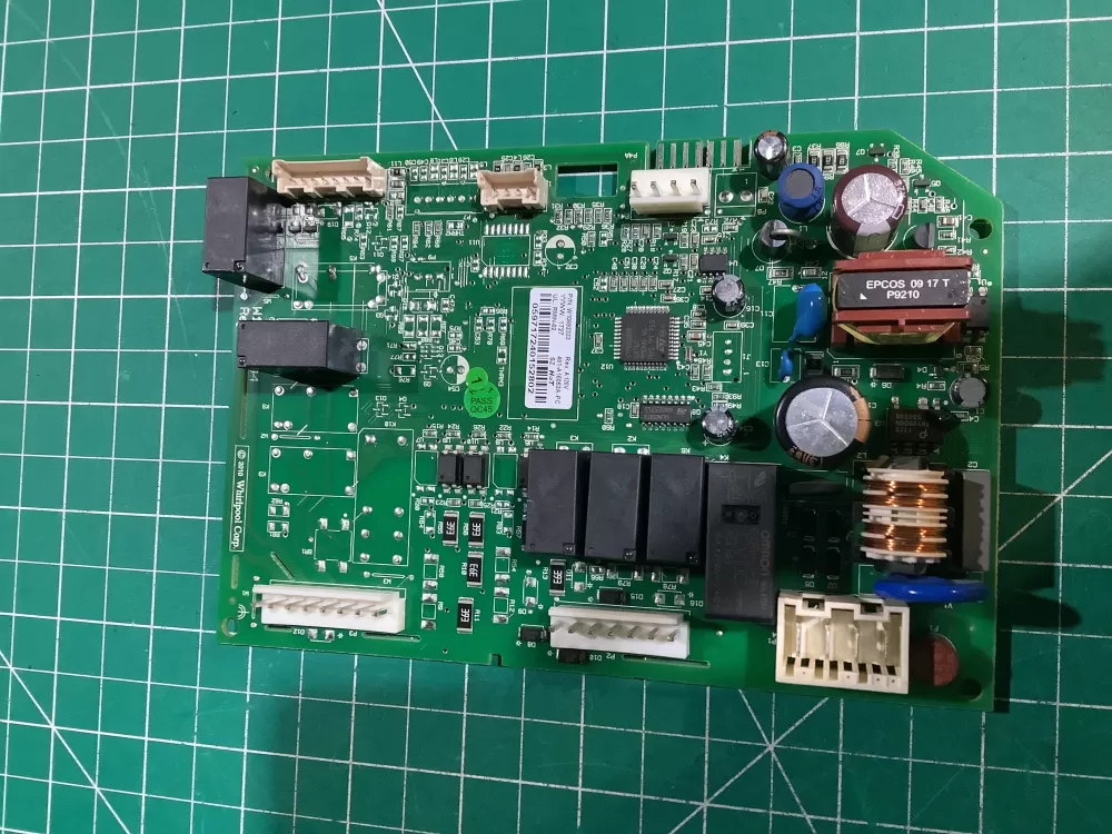 Whirlpool Maytag W10547719 Refrigerator Control Board AZ146114 | NR2451