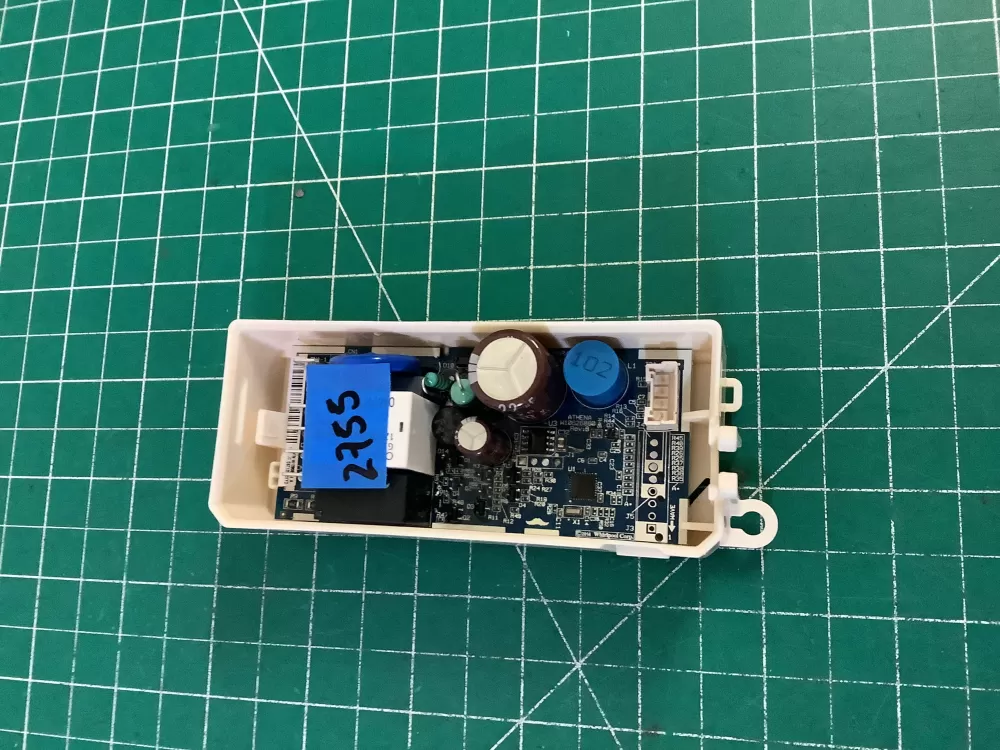 Whirlpool Maytag W10908179 Refrigerator Control Board AZ199950 | NR2755