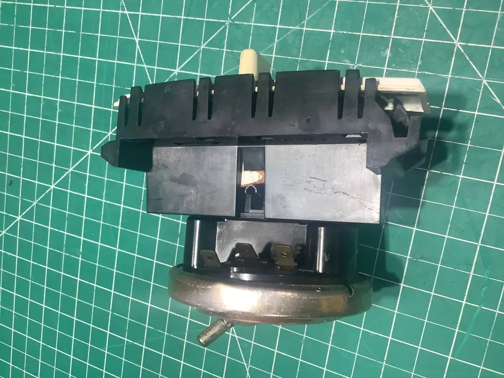 Maytag 738 243 6 Washer Switch Pressure AZ151894 | SL212