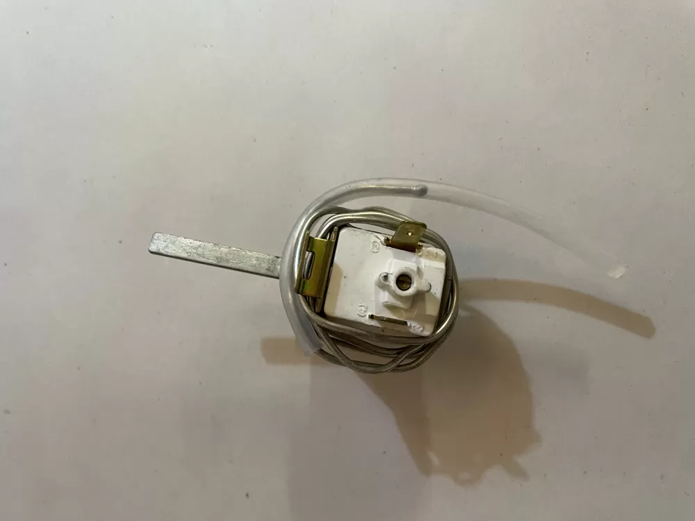 GE Wr09x10104 Refrigerator Temp Thermostat Cold Control AZ145380 | KM863