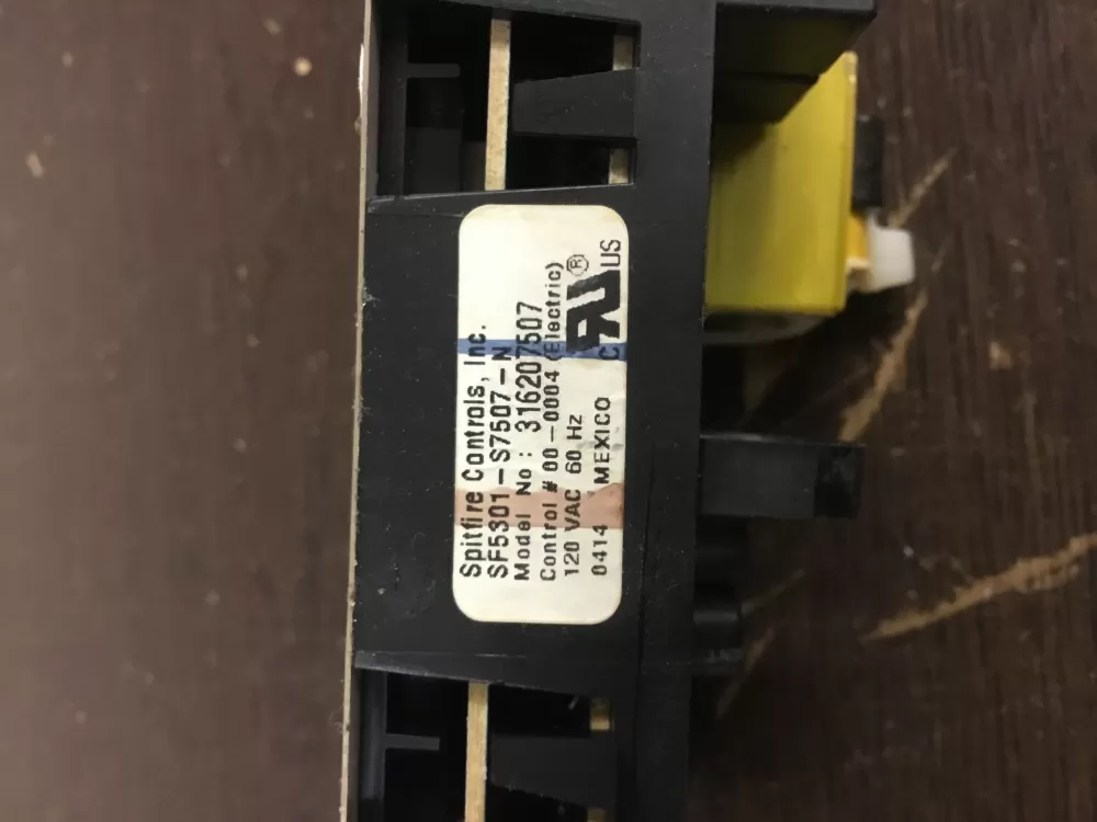 Frigidaire AP3693959 1056304 316207507 Range Control Board Asmn AZ33576 | NRV368