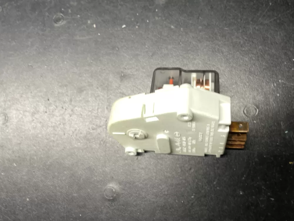 Refrigerator DB2C-1430-1D5 Defrost Timer AZ36070 | Wm376