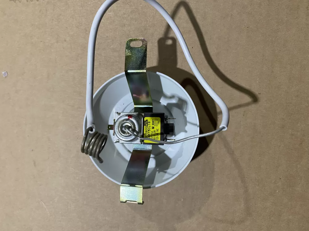 Whirlpool Fridge Cold Control Thermostat (120/240Vac) 2200832 AZ117554 | BK2172