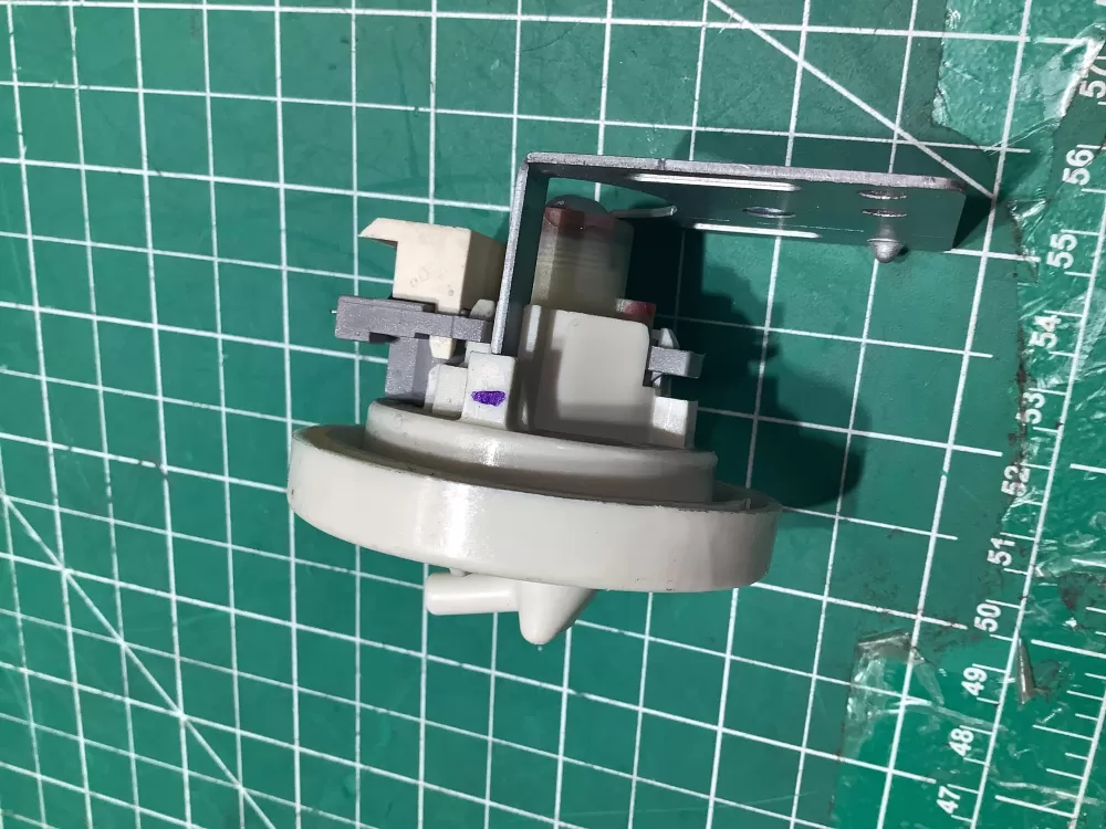 Blomberg 7169581600 Washer Water Pressure Level Switch AZ154829 | SL231