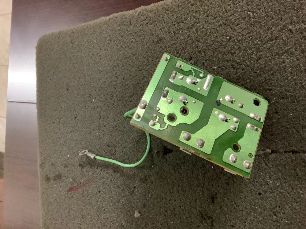 Frigidaire SN-UF12A Microwave Control Board Noise Filter AZ118828 | NR2164