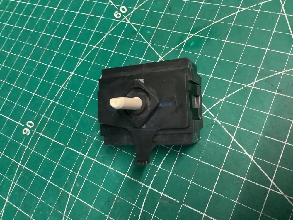 Maytag Whirlpool 8578352 Dryer Temperature Switch AZ207525 | SL160