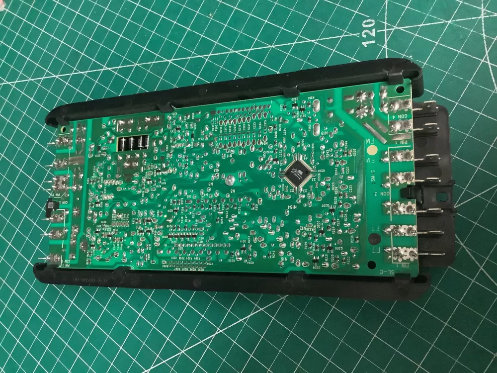 Whirlpool 100-01457-20 Range Display Control Board