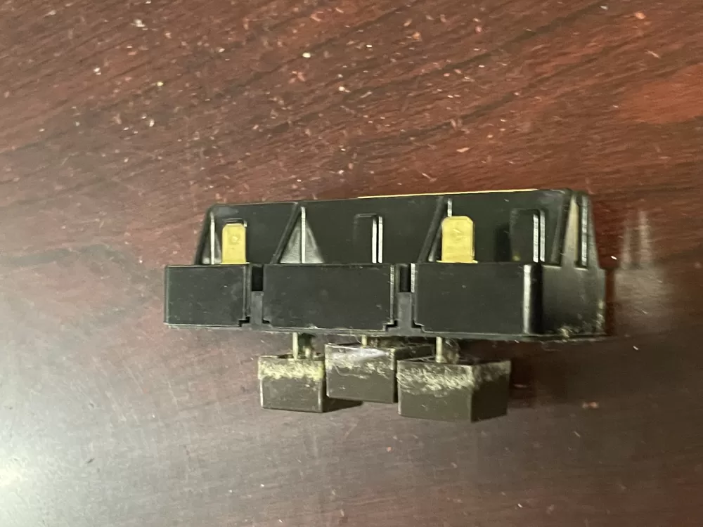 Maytag ASP3117-147-R  2 06216 Dryer Control Board Temp Switch