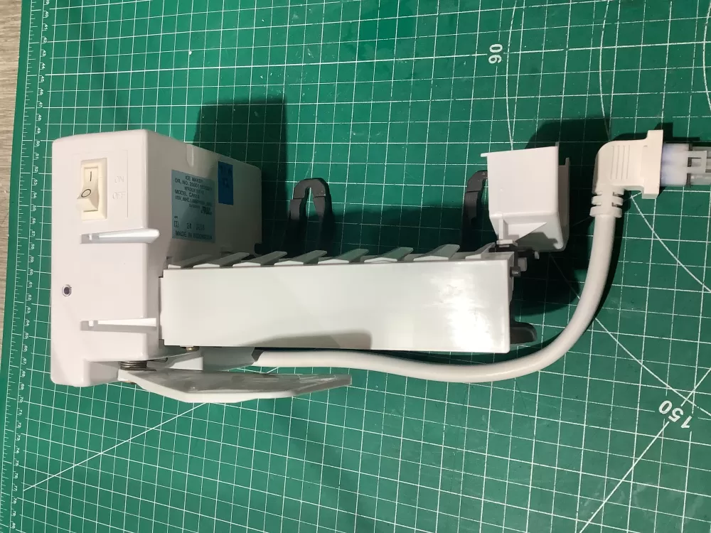 GE Hotpoint 200d1181g011 Refrigerator Ice Maker AZ191148 | SL31