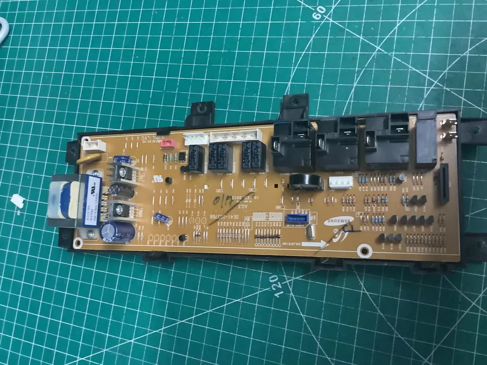 Samsung DE92 03045F Range Control Board AZ208404 | AR899