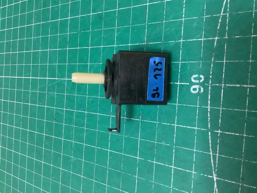 Maytag KitchenAid Kenmore AP6008373 Dryer Start Switch AZ223192 | SLA125