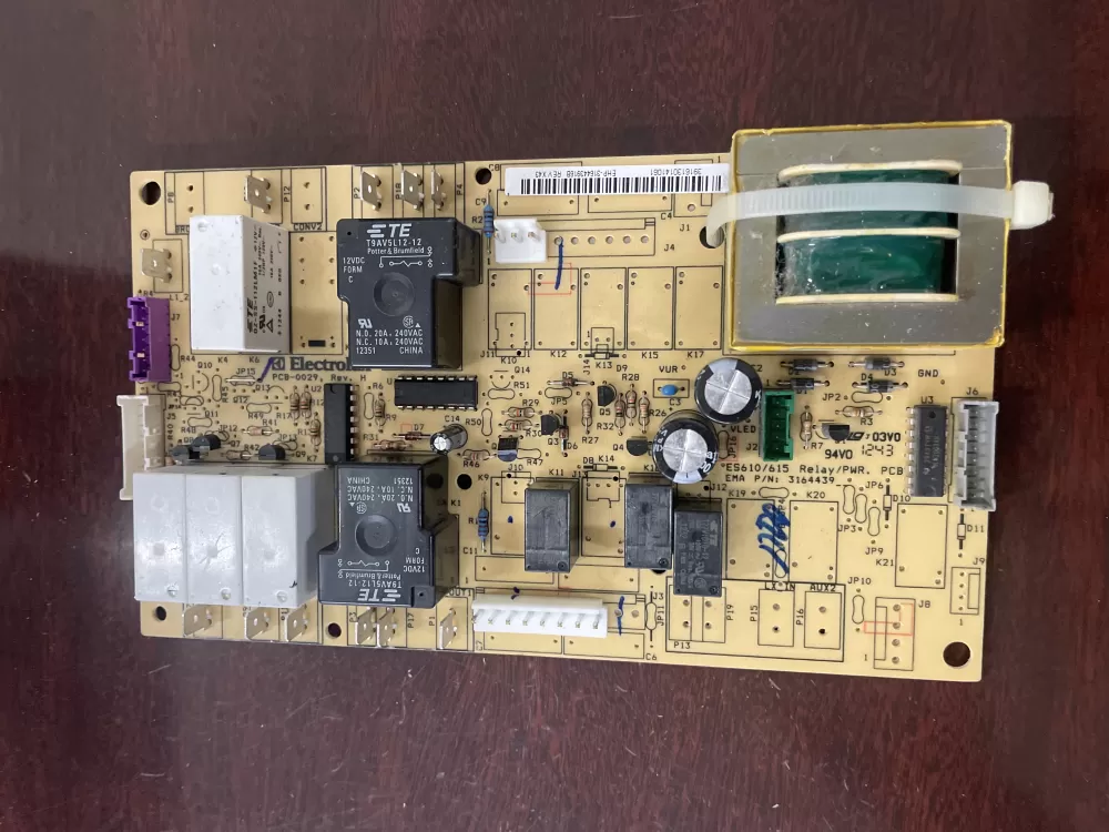 Frigidaire  Electrolux 316443916  AP4322269  316443916B  1379738  7316443916  AH1991657  EA1991657  PS1991657 Oven Relay Control Board