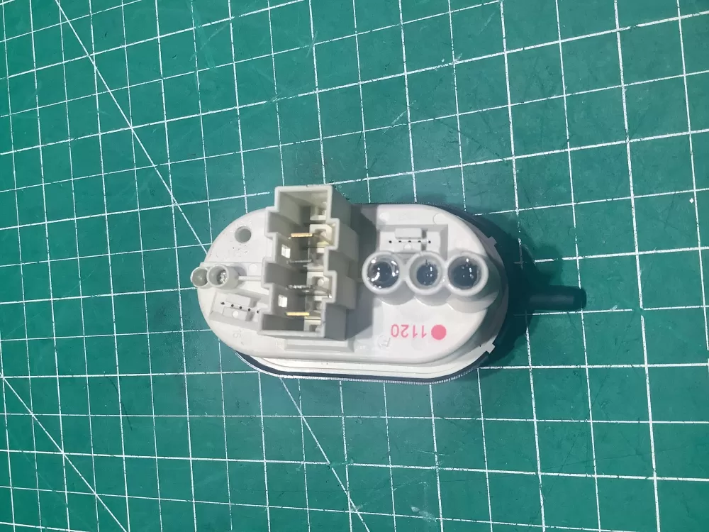 Whirlpool W10239066 W11413130 Washer Pressure Switch AZ142609 | SL278