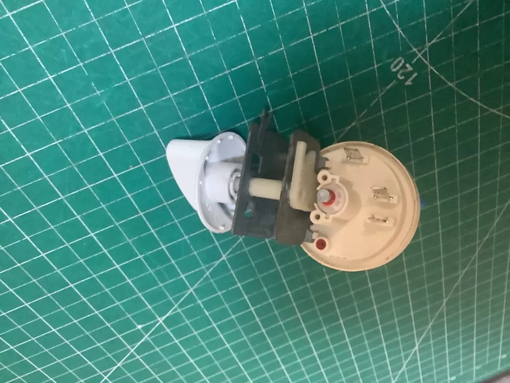 GE 175D2290P015 Washer Pressure Switch Water AZ220680 | SLA145
