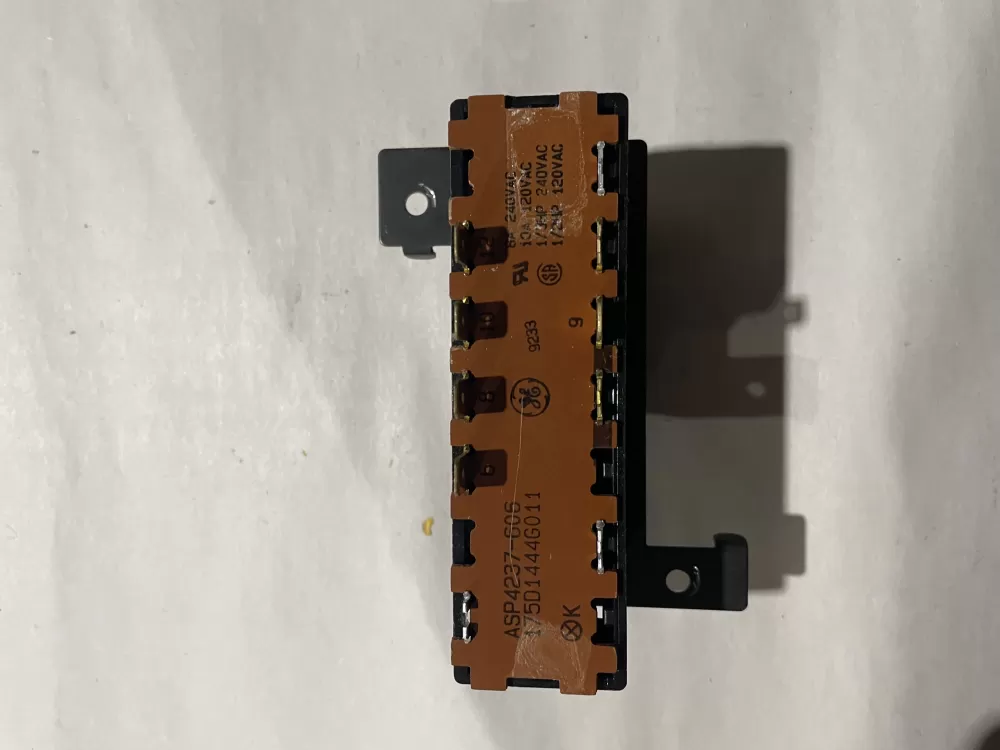  GE 175D1444G011 Dryer Push-Button Switch AZ198477 | KM1167