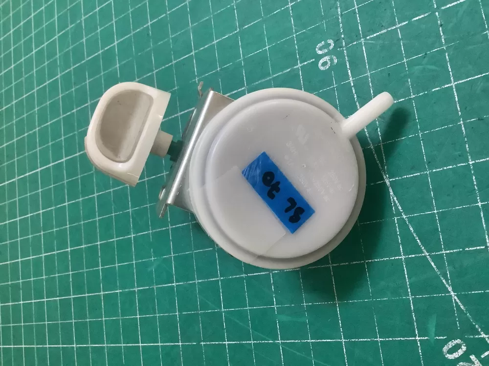 Kenmore 134487800 Washer Pressure Switch AZ221282 | SLA70