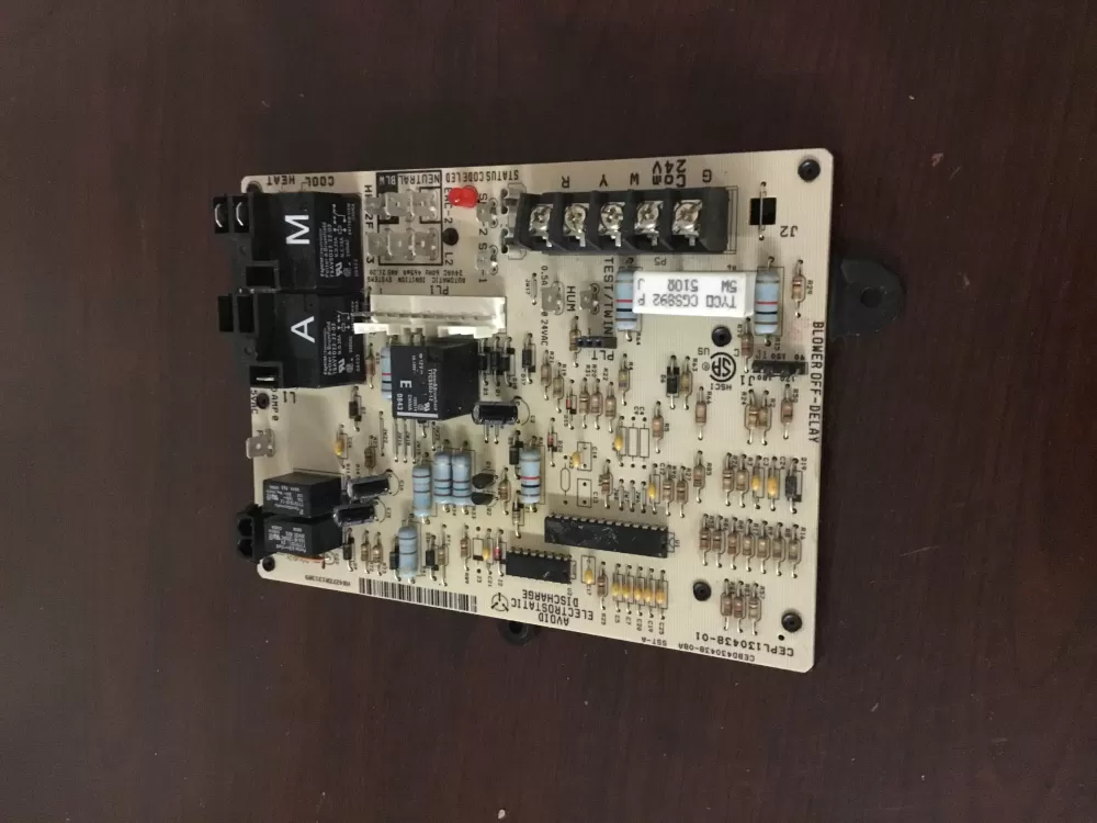 Carrier  Bryant CEPL130438-01 Furnace Circuit Control Board