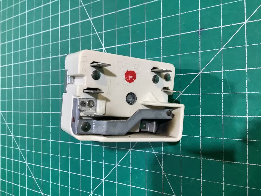Whirlpool GE NL812616 7403p372 60 Stove Control Board Switch AZ152880 | NR69