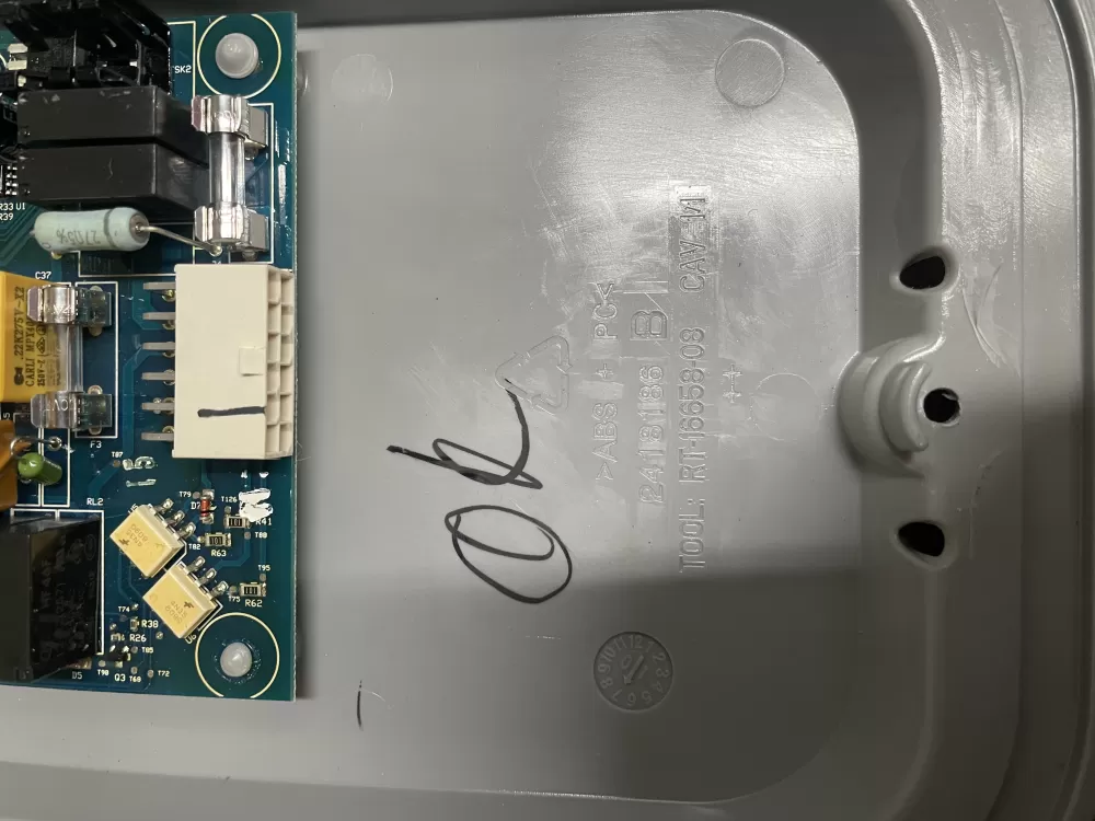 Frigidaire Electrolux AP4926683 Refrigerator Control Board AZ18992 | KMV267