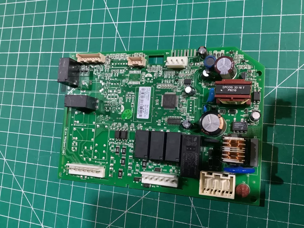 Whirlpool Maytag W10547719 Refrigerator Control Board AZ151128 | NR1379