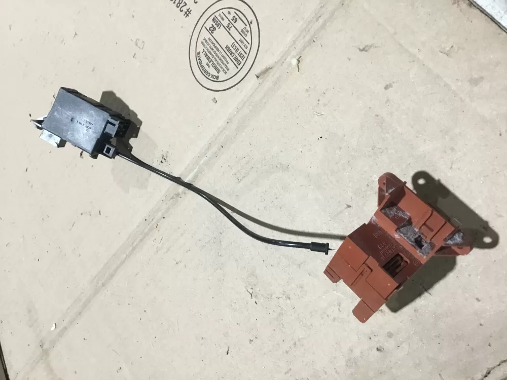 Bosch 04-0082.0015  04-0082  2057217 Dryer Door Lock Latch Mechanism