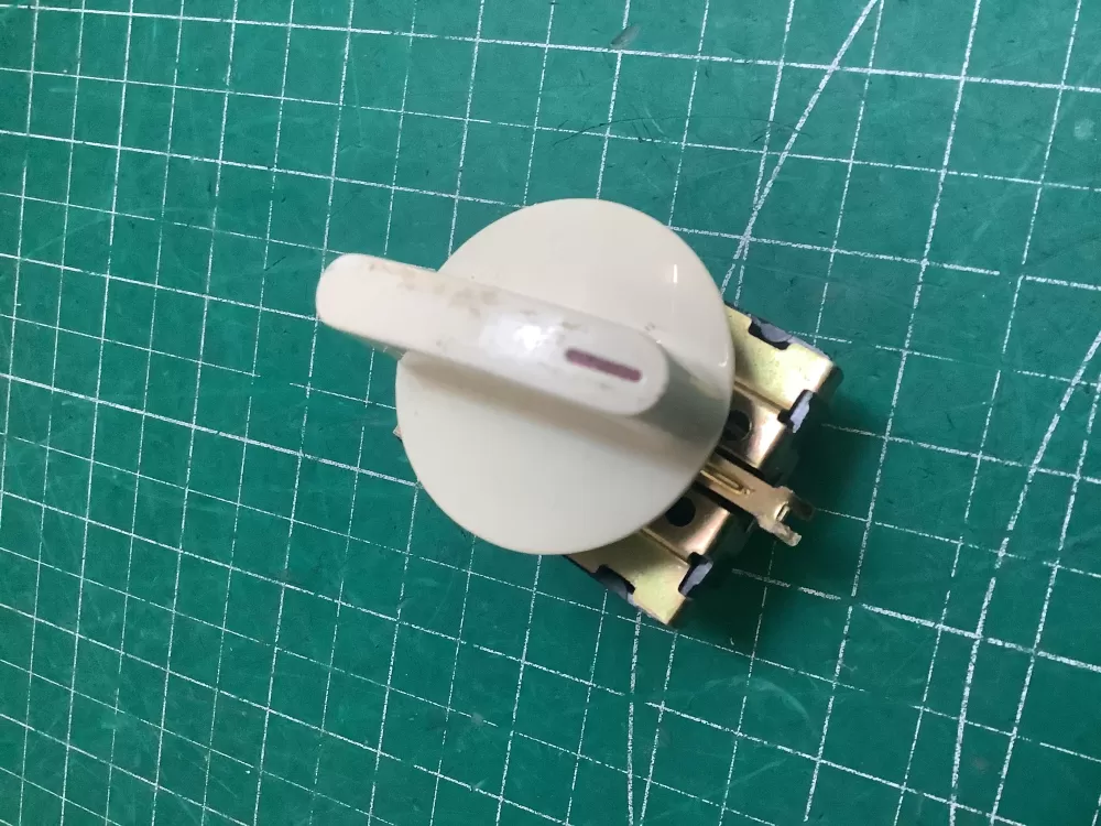 GE 131795900 Dryer Switch Start AZ220743 | SLA152